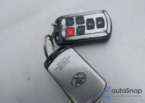 2016 Toyota Sienna Se 8 Passenger from USA, damaged, VIN 5TDXK3DC2GS746987